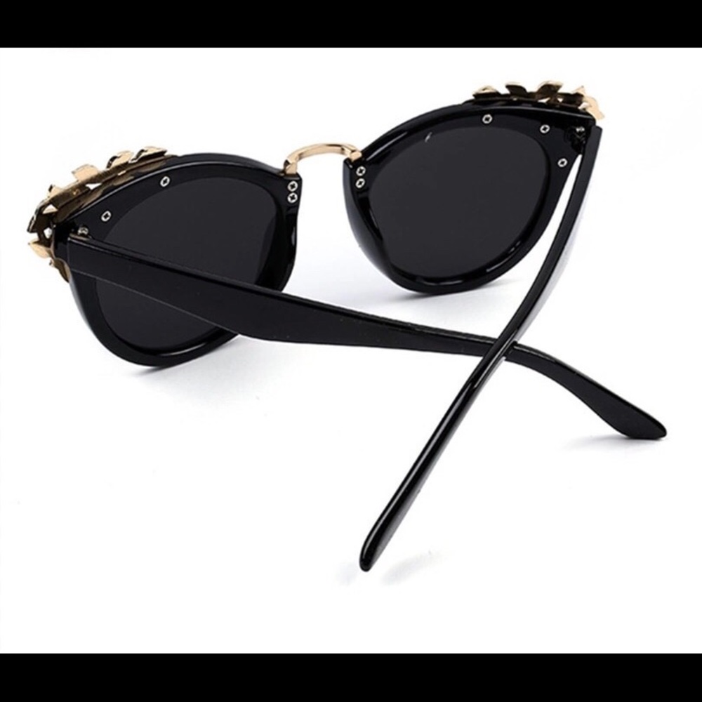 ✨✨Hollywood Starlet Shades✨✨ - Picture 3 of 5